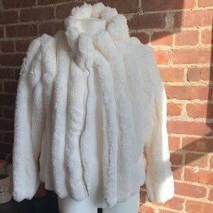 Elegant White Faux Fur Jacket Sz Small NEW fair Haven
